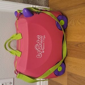 Melissa and Doug trunki
